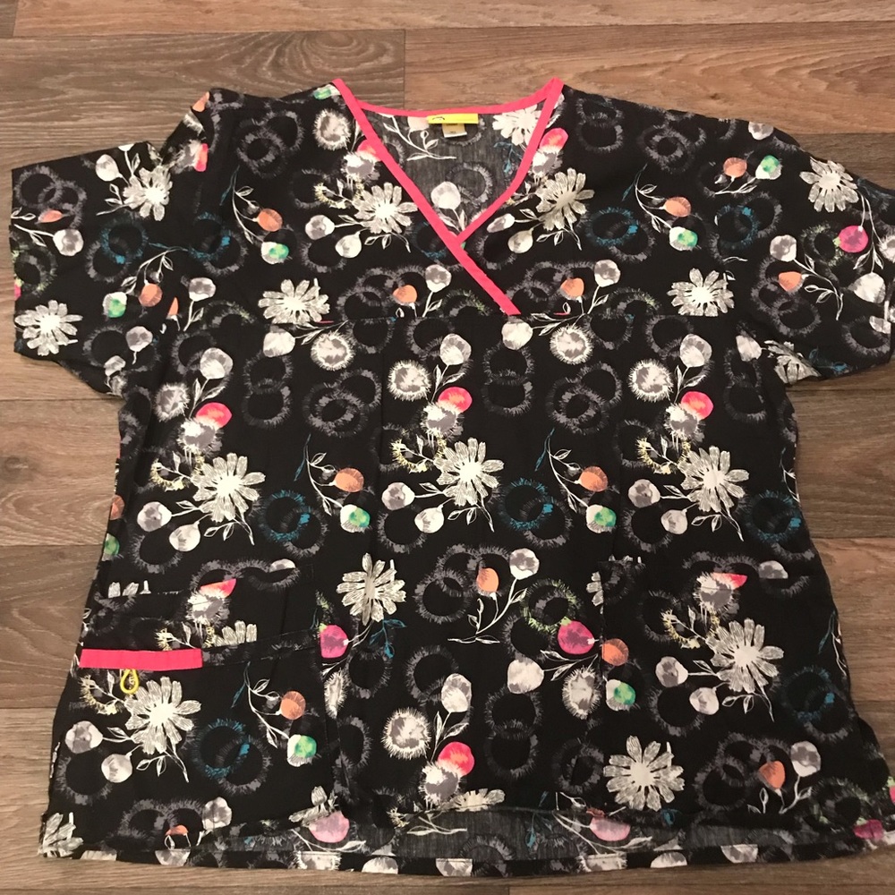 Wonder wink scrub top/Wonder wink scrub bottom